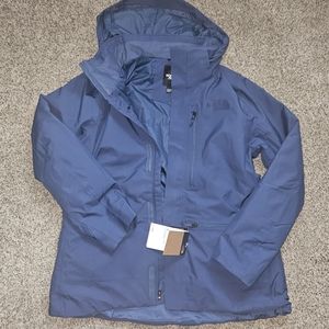 New women's northface jacket.